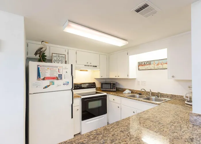 Apartment Island Winds West 671 *